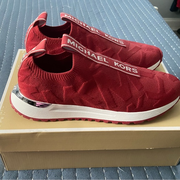 Michael Kors Bodie Slip On - Picture 4 of 6